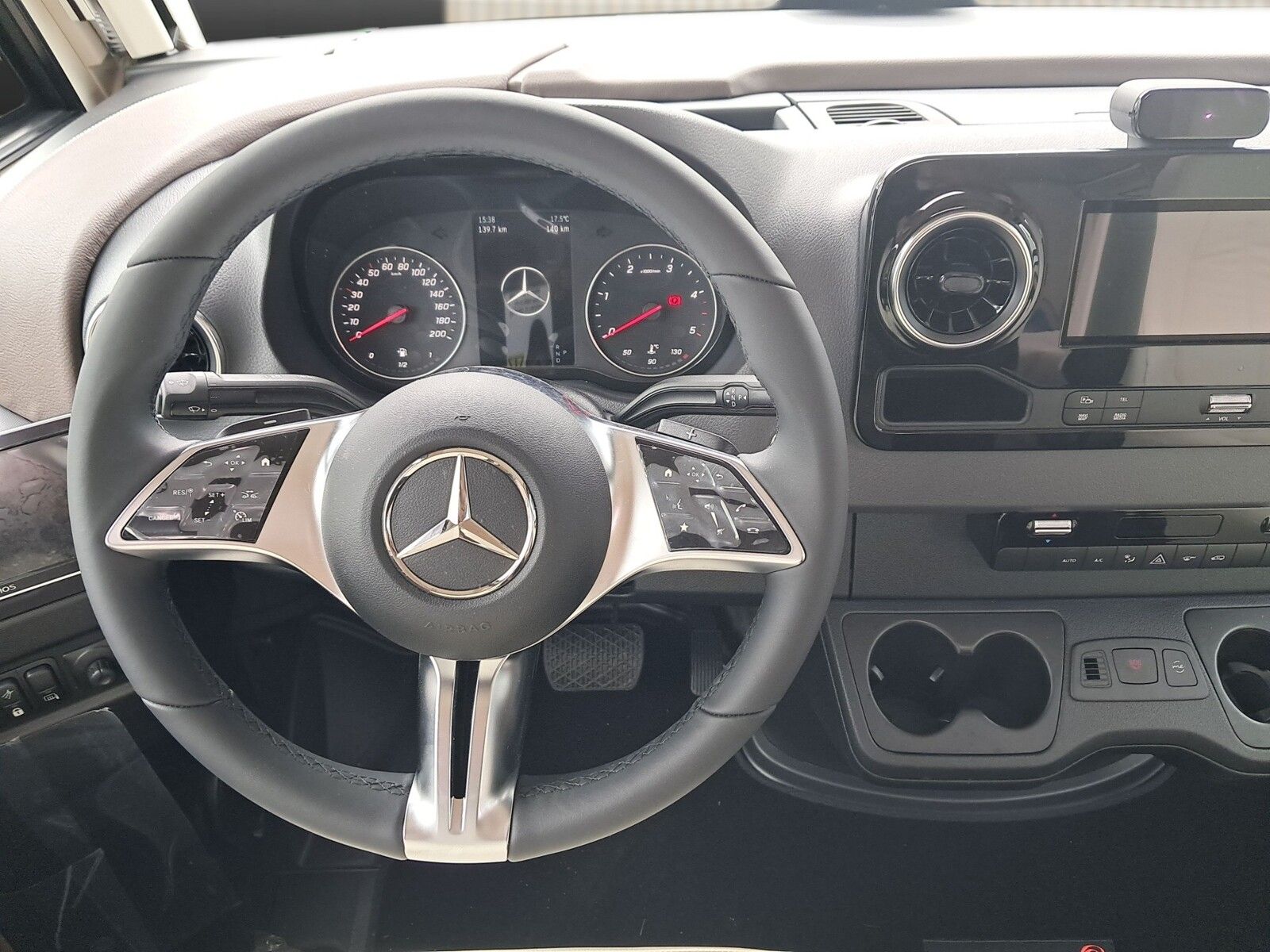 Fahrzeugabbildung Eura Mobil Integra Line GT IL 726 EF Mondial+, Mark. ,170PS