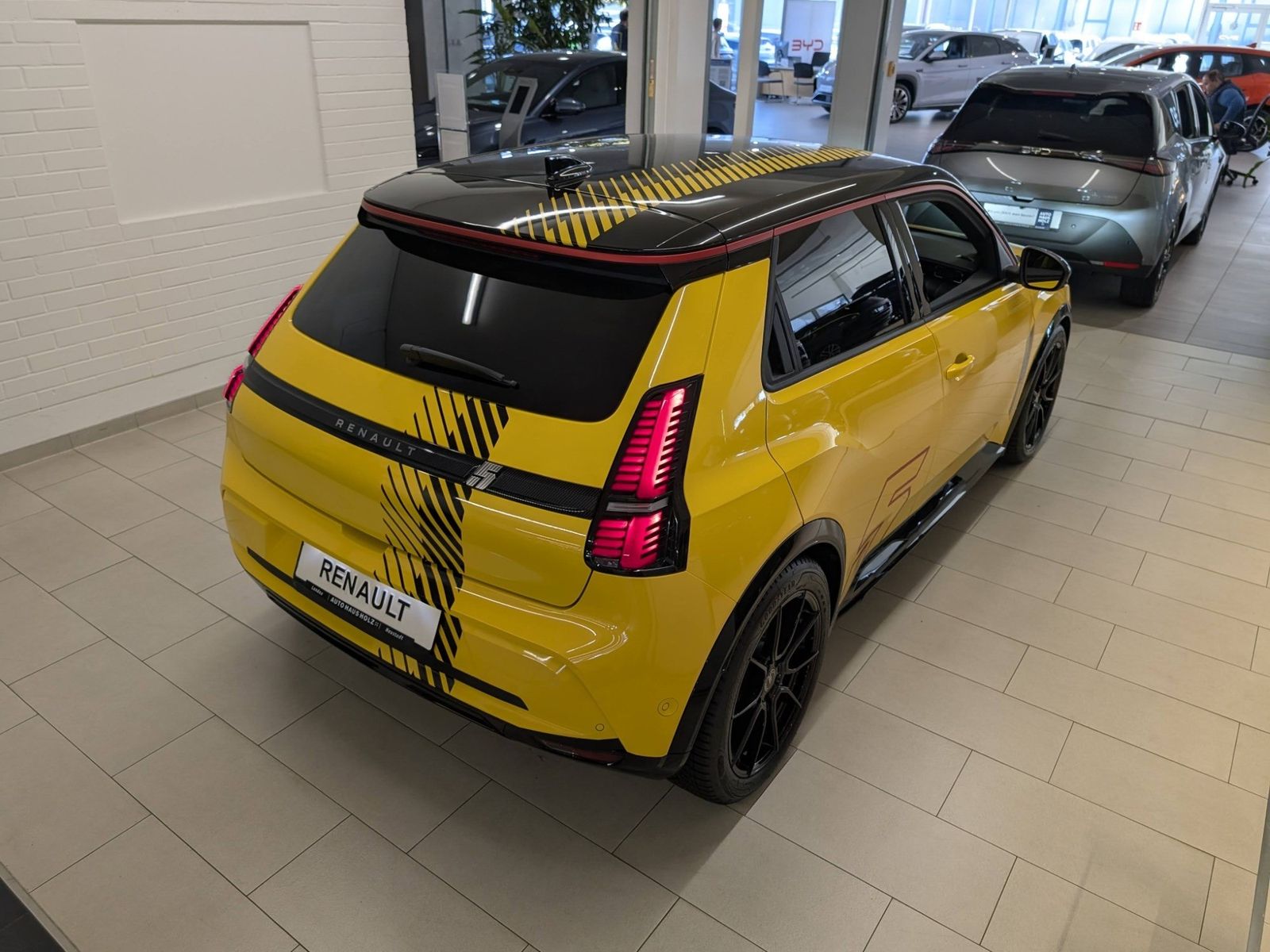 RENAULT R 5  E-Tech Iconic Five 150 Comfort Range 18-Zoll – Bild 8
