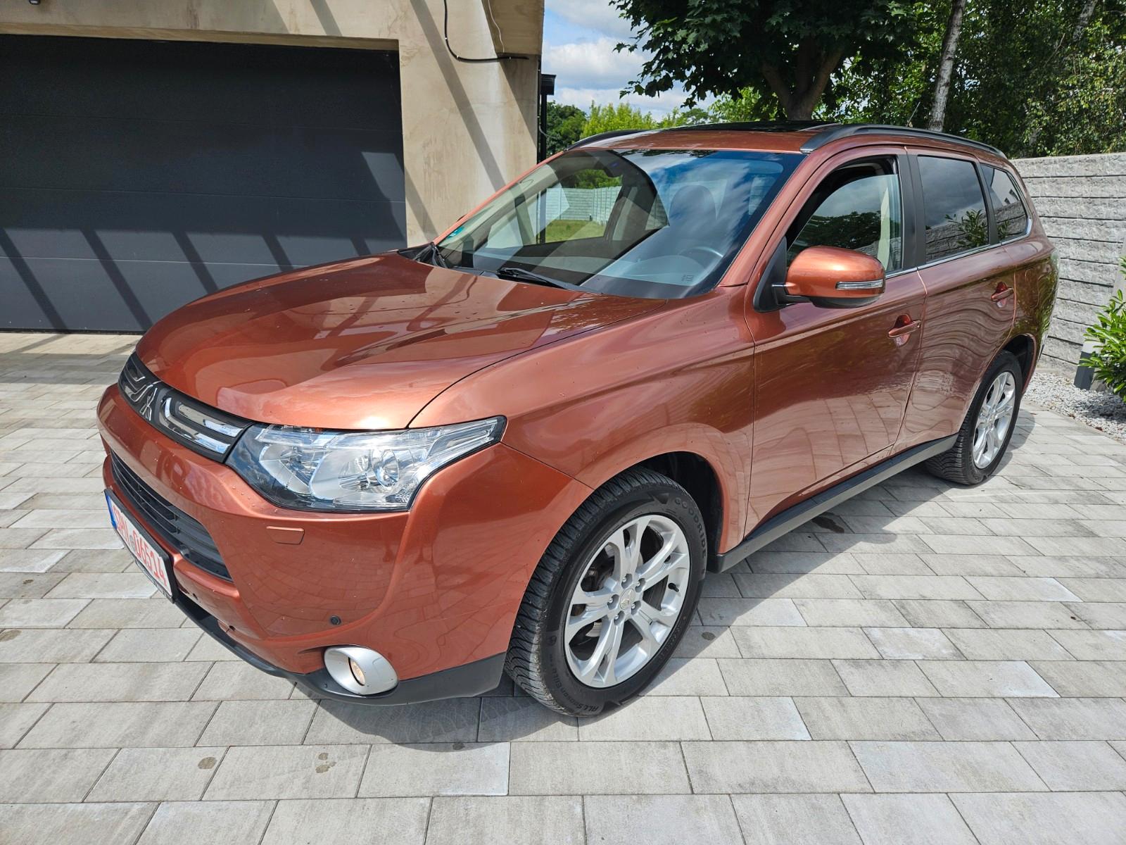 Mitsubishi Outlander Instyle 4WD Navi Leder Kamera