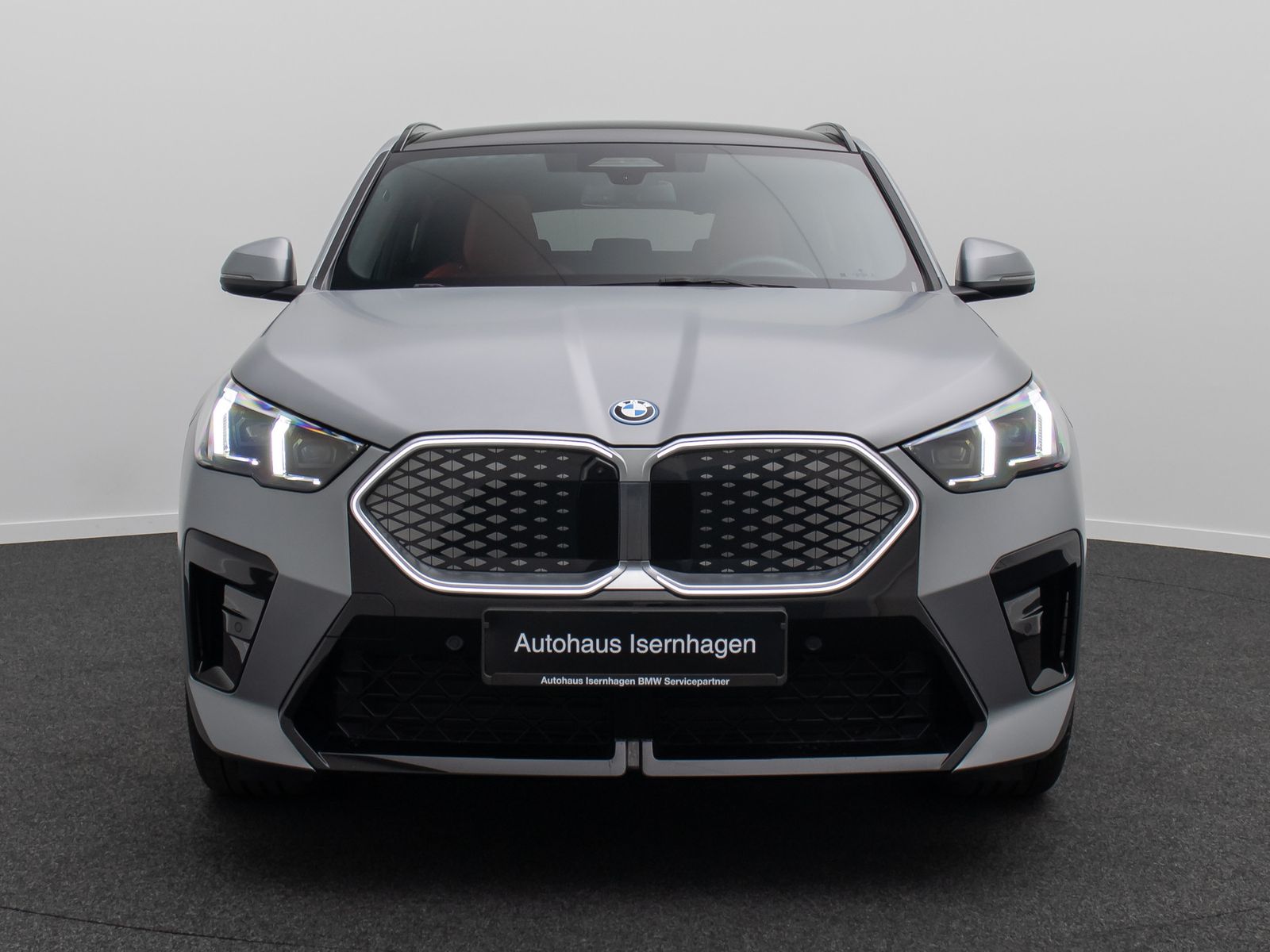 Fahrzeugabbildung BMW iX2 eD20 M Sport 360&deg;HUD DAB H/K Panorama 19Zoll