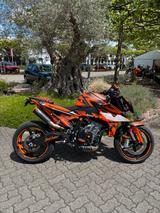 KTM 990 Duke- Austin Racing - KTM 990 DUKE R