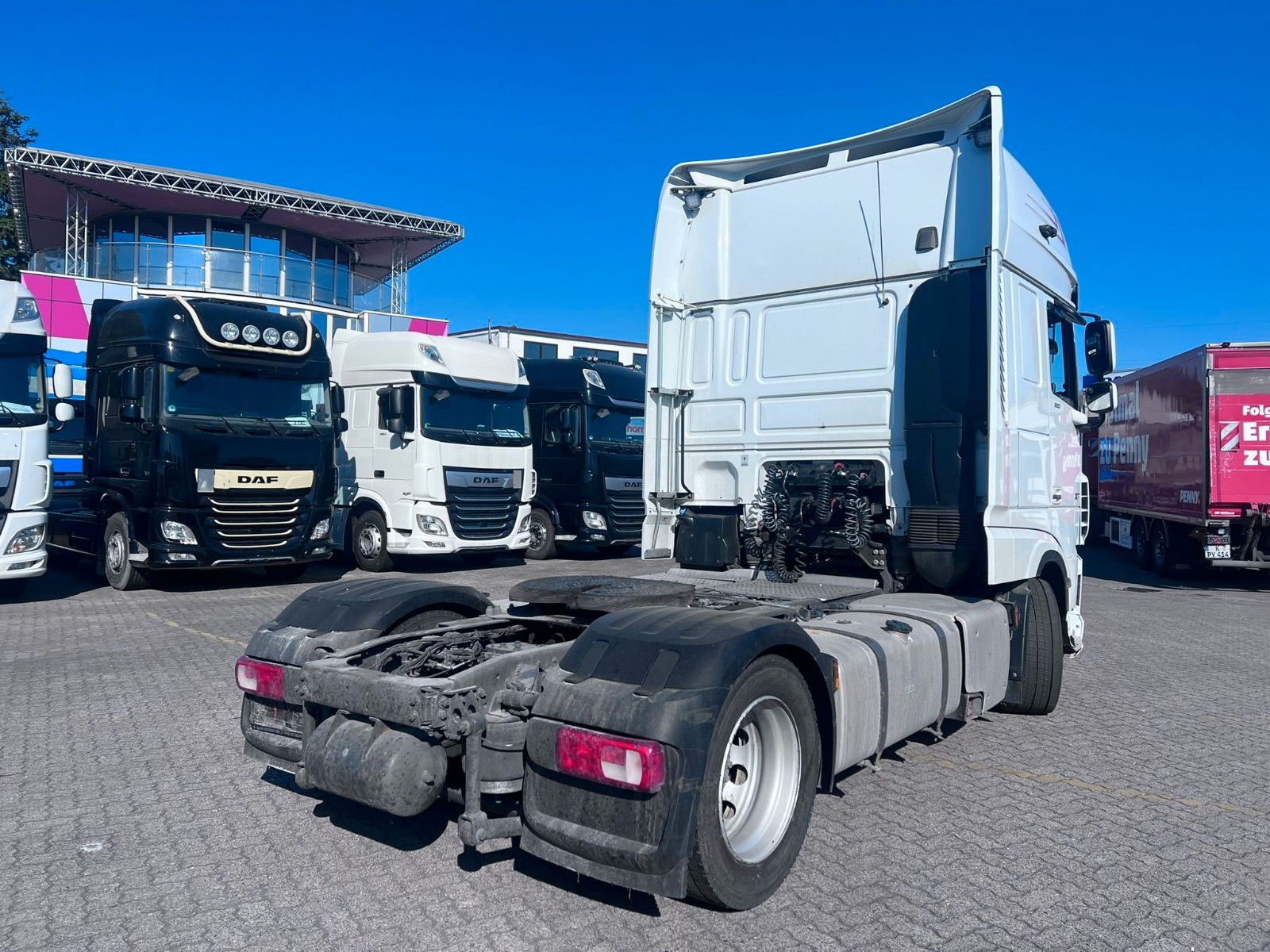 Fahrzeugabbildung DAF XF 530 FT, Low Deck, Bj. 2021, Intarder