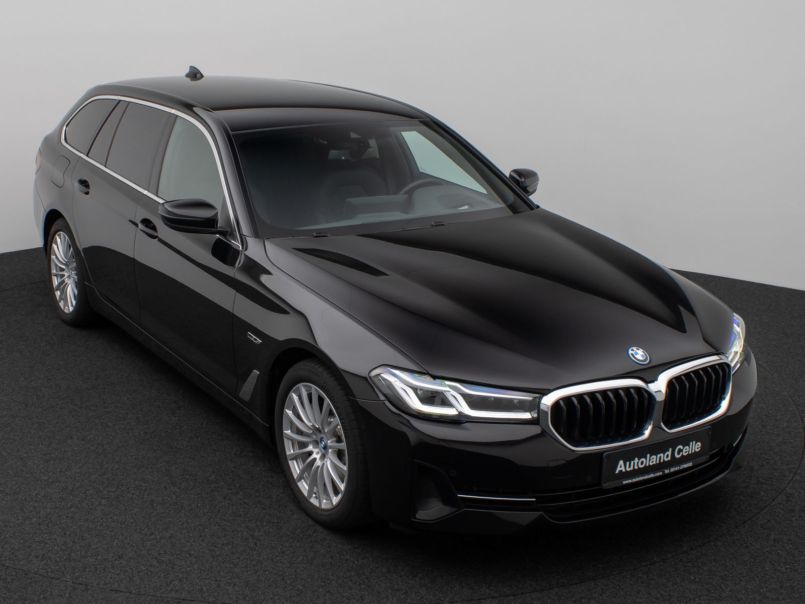 Fahrzeugabbildung BMW 530e HUD Laser DAB Kamera H/K AHK Alarm Sport