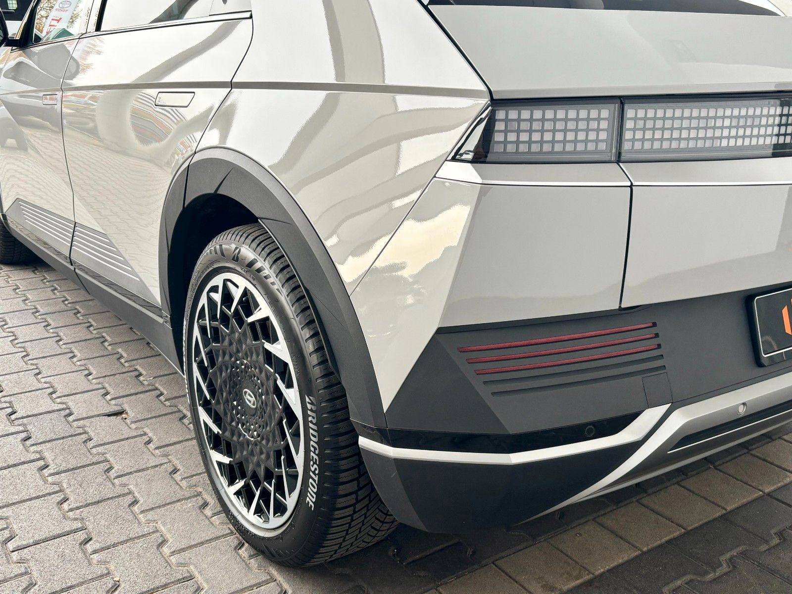 Fahrzeugabbildung Hyundai IONIQ 5 77,4 Wh 239kW 4WD Techniq/BOSE/PANO!