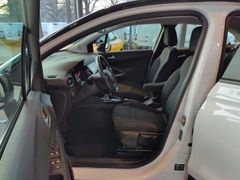 Fahrzeugabbildung Opel Crossland Edition 1.2 Turbo AT6 Navi, RFK, SHZ