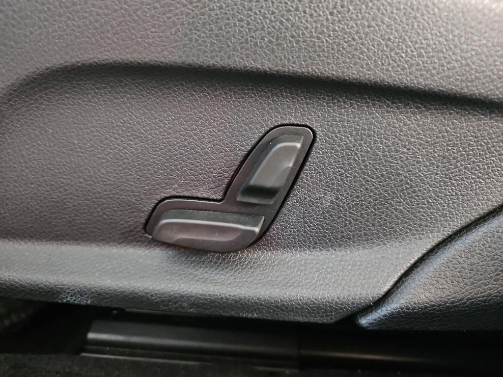 Fahrzeugabbildung Mercedes-Benz C 180 T Avantg. AHK Pano Totwi, SHZ Ambie. LED