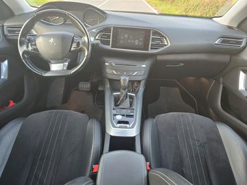 Peugeot 308 - 8