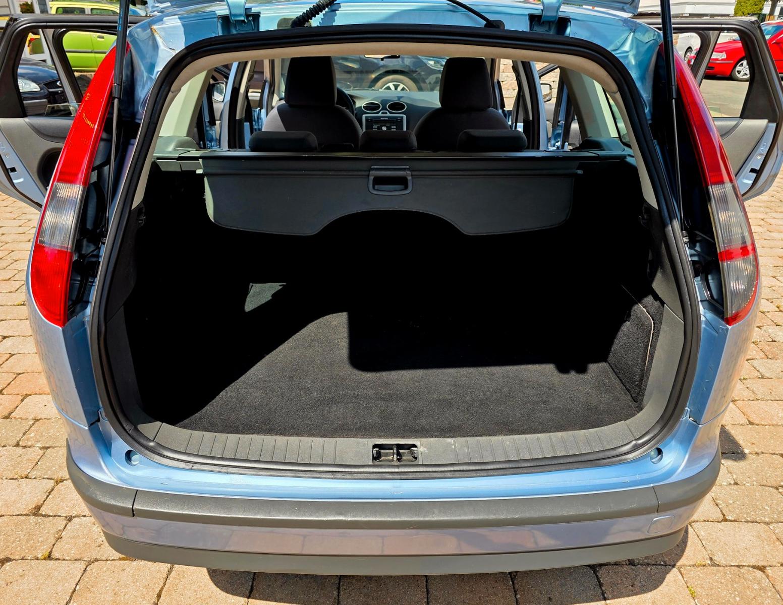 Ford Focus 2006 — photo 29