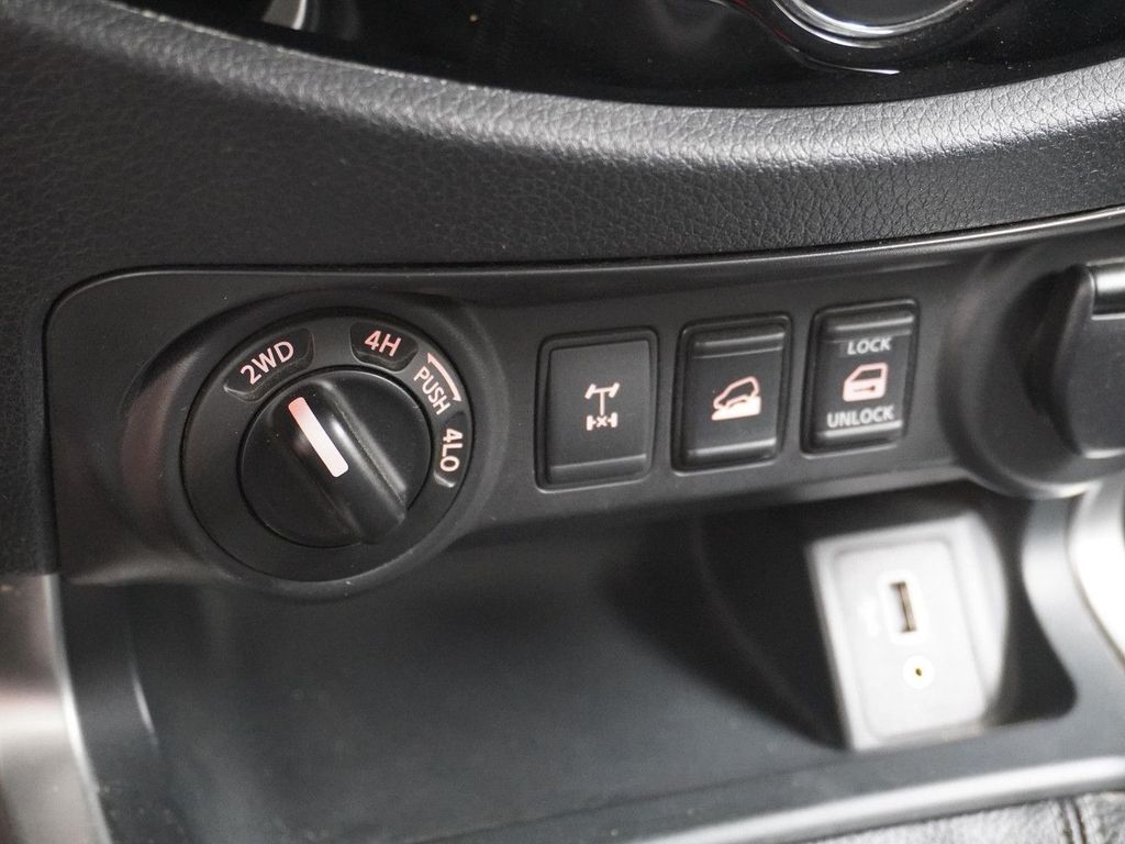 Nissan Navara 2.3 dCi N-Connecta King Cab AHK | Cruise