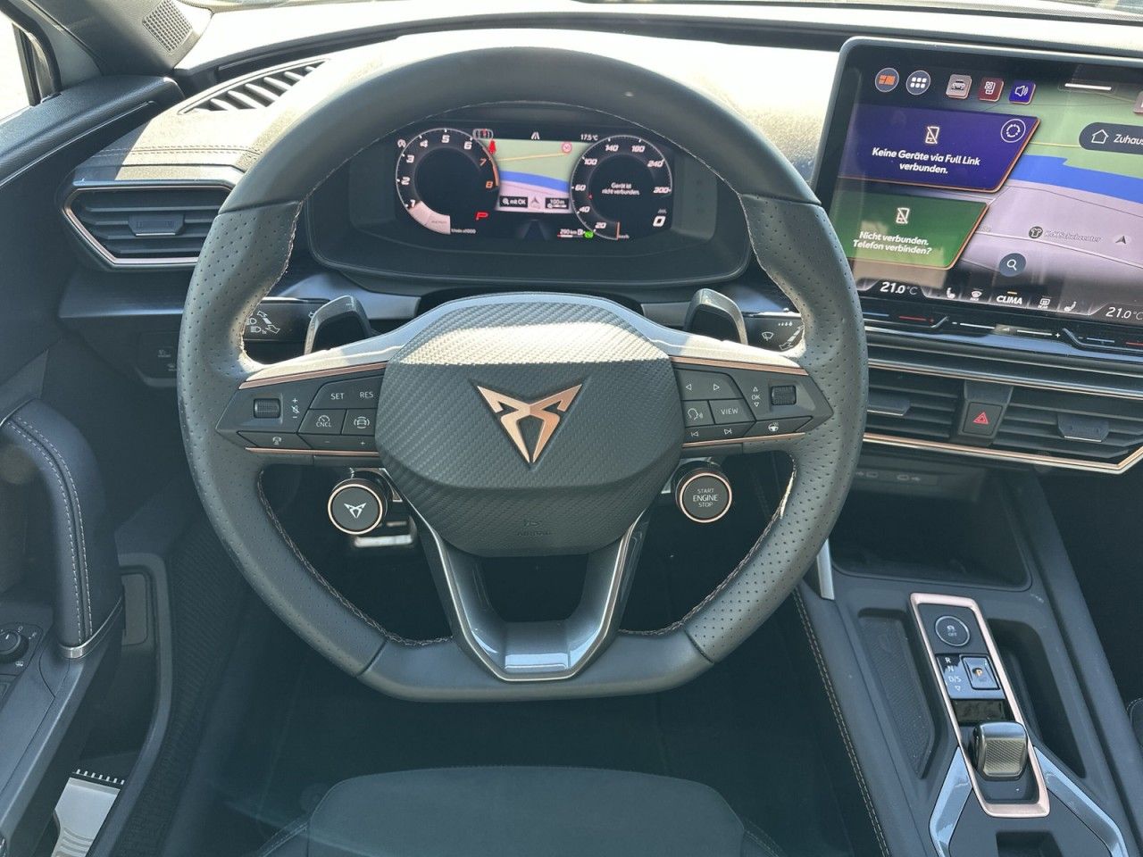 Fahrzeugabbildung CUPRA Leon Sportstourer VZ 2.0 TSI 333 PS DSG 4Drive - mit KI generiert/bearbeitet