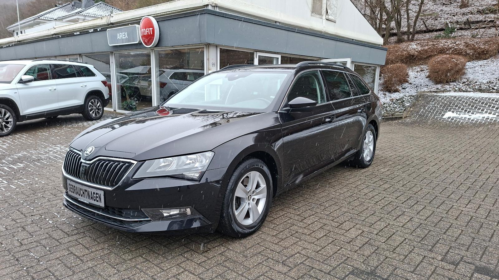Skoda Superb 2.0 TDI DSG Combi/NAVI/AHK/SCHECKHEFTGEPF