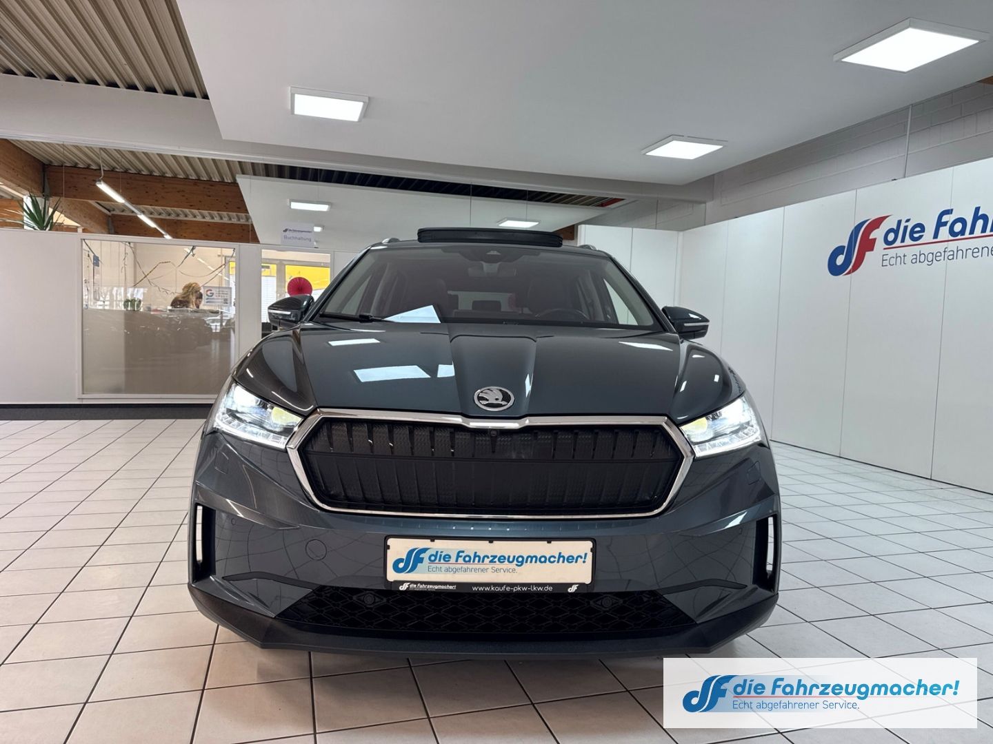 Fahrzeugabbildung SKODA Enyaq 80 Suite HUD El. Panodach Navi Leder Digi