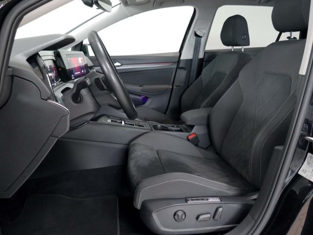 Fahrzeugabbildung Volkswagen Golf VIII Variant Style 2.0 TDI DSG LED RFK ACC