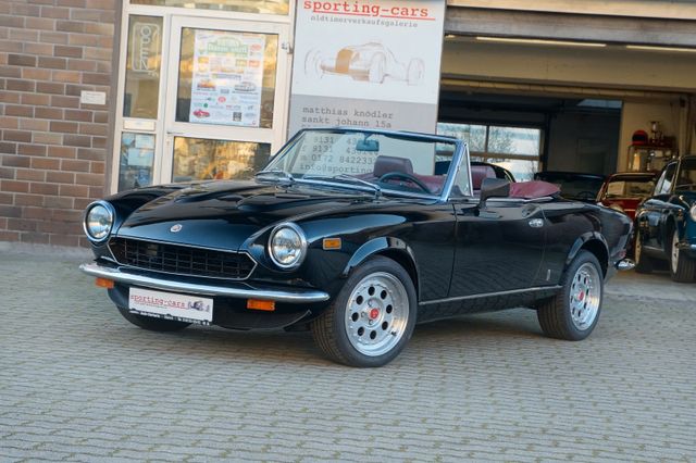 Fiat 124 Spider CS0, deutsches Auto, Top restauriert