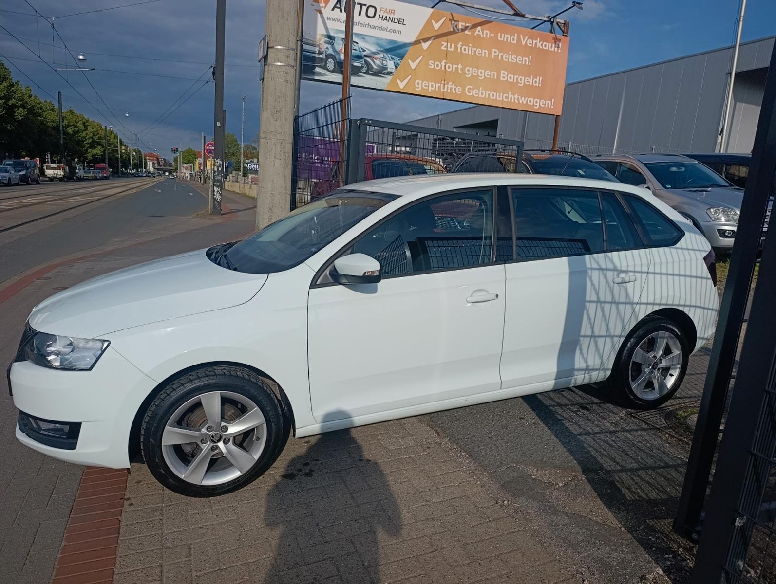 Skoda Rapid Spaceback Cool Edition*KLIMA*PDC*SITZH*