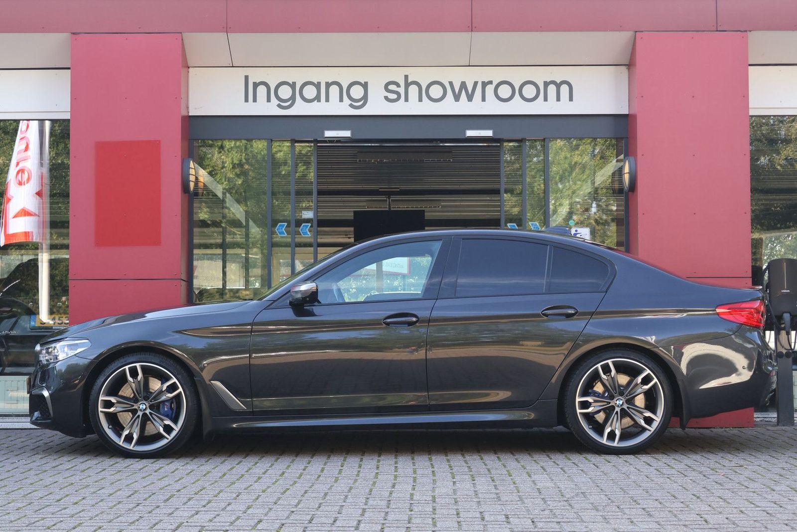 BMW M550 5-serie M550d xDrive High Executive | M-Spo imagem 2