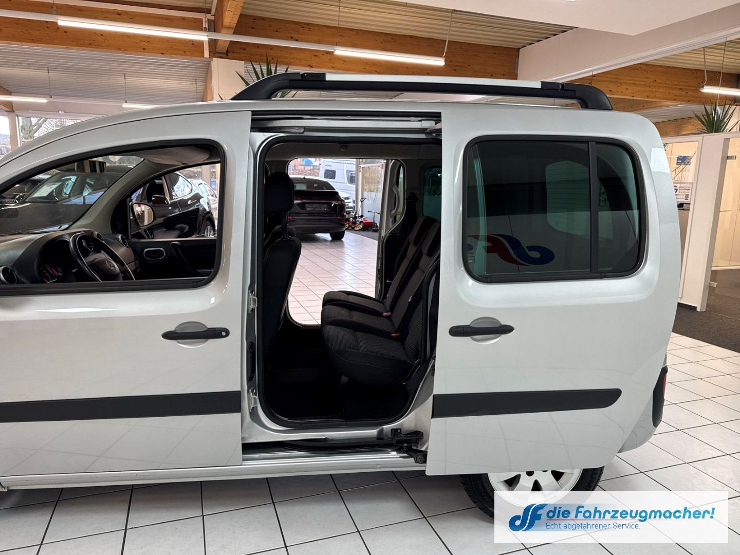 Fahrzeugabbildung Mercedes-Benz Citan 112 lang Klimaautom SHZ Temp PDC Berganfah