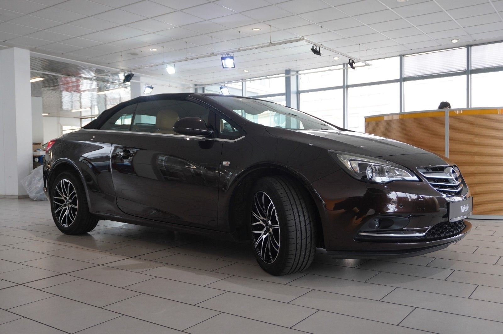 Fahrzeugabbildung Opel Cascada 2.0D ACTICE NAVI/LED/KAMERA/SPORT/SHZ