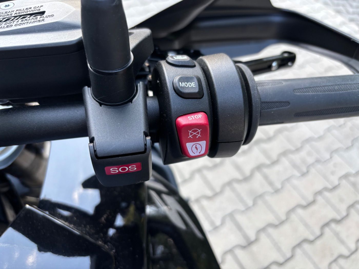 Fahrzeugabbildung BMW S 1000 XR Triple Black Koffer SC-Project