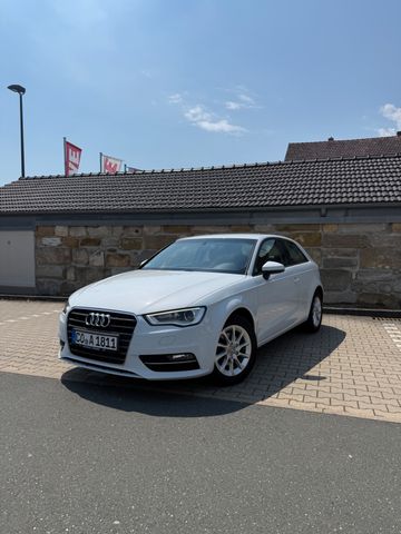 AUDI A3 1.6 TDI Xenon Navi Sitzheizung PDC Tempomat