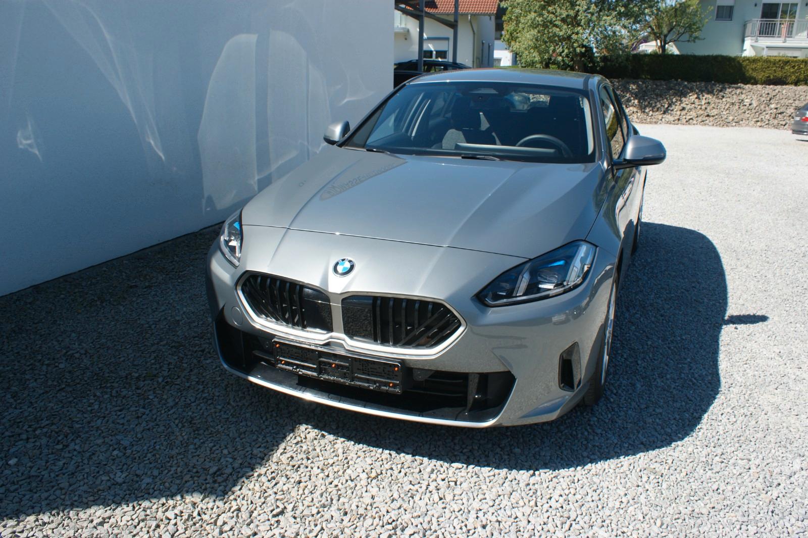 BMW 120iA F70 Komfortzugang, Adaptiver LED
