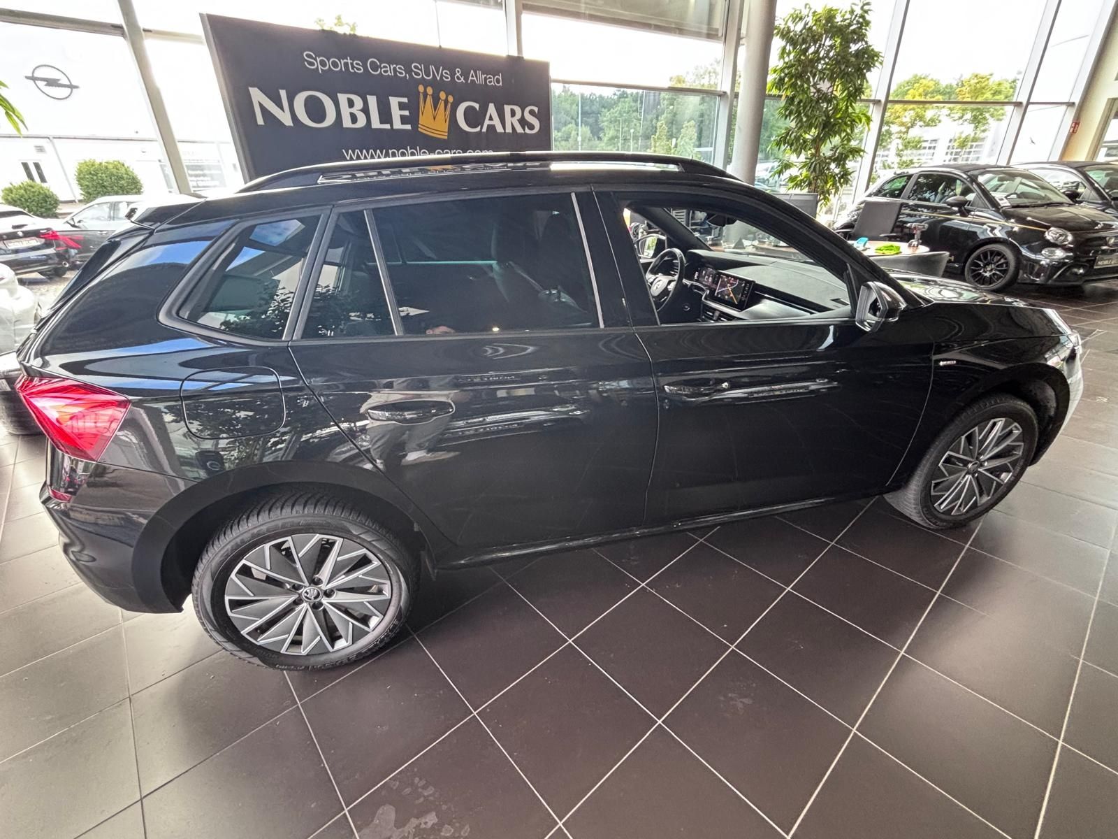 Fahrzeugabbildung SKODA Kamiq 1.5 TSI Clever  NAVI PANO KAMERA