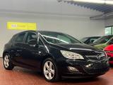 Opel Astra J Lim. * 150 Jahre Opel * 2. Hand * - Opel Astra mit Benzin-Antrieb: Jahre 150