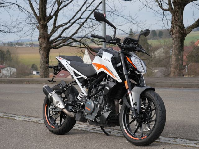 KTM 390 Duke