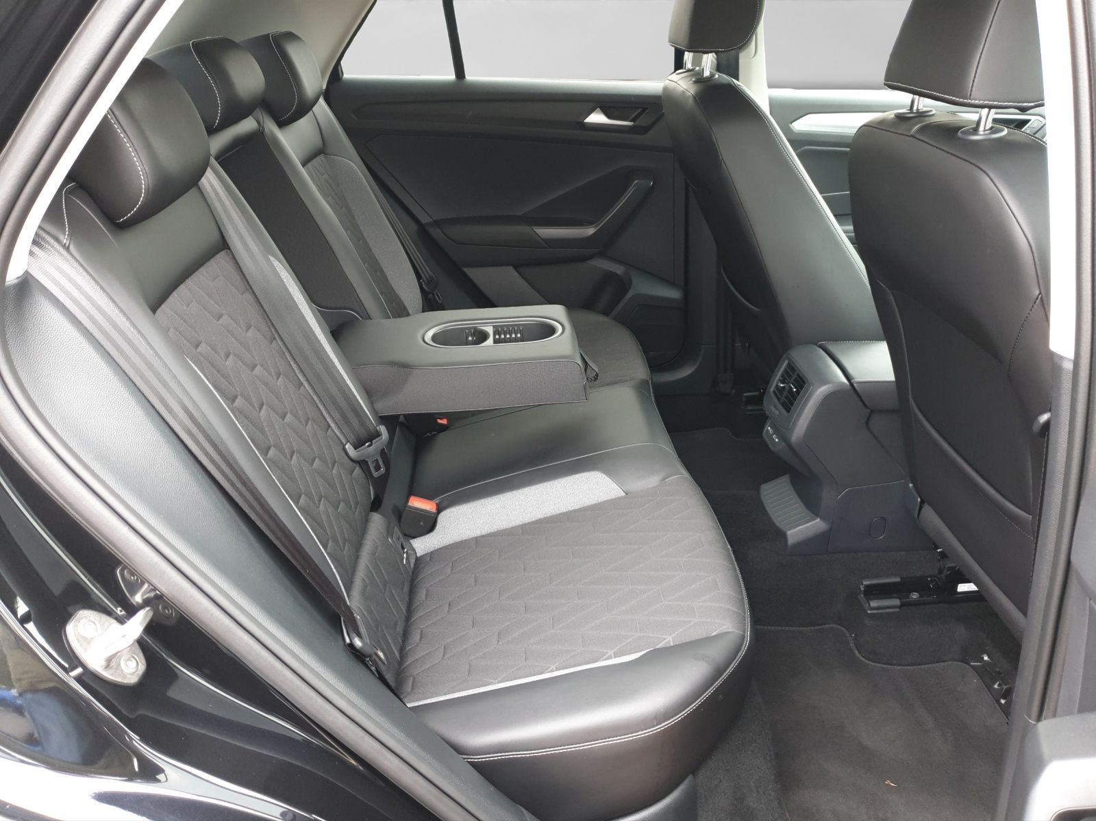 Volkswagen T-Roc - Bild 7
