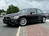 BMW 318 i Luxury Line Harman Kardon Leder Unfallfrei - BMW 3er Reihe Gebrauchtwagen in Frankfurt