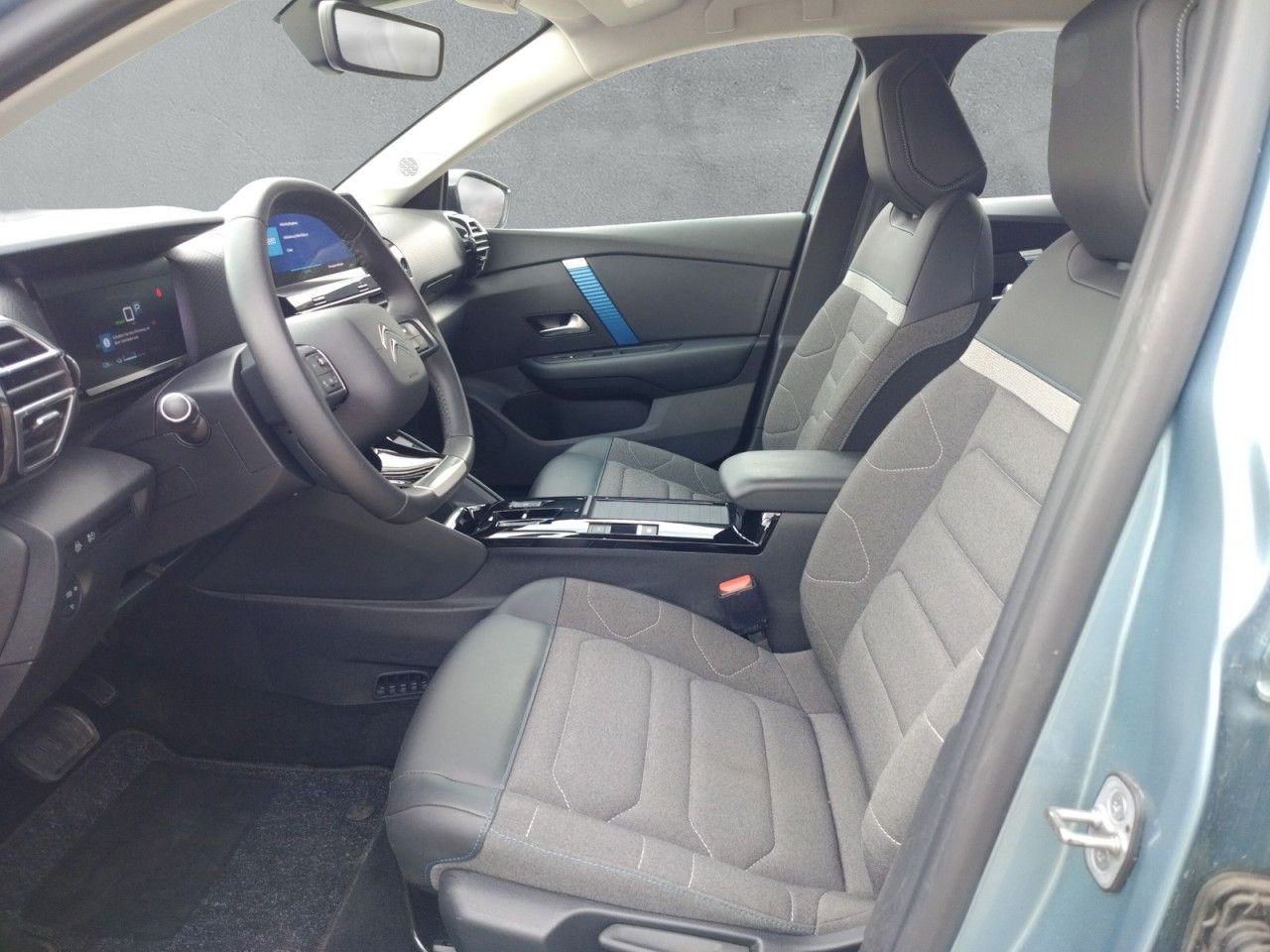Fahrzeugabbildung Citroën ë-C4 Lim. Feel Pack 136 PS