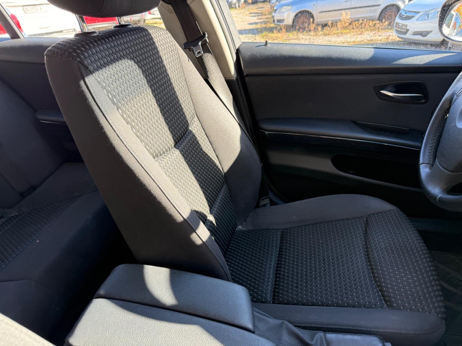 BMW 320 2012 — photo 12