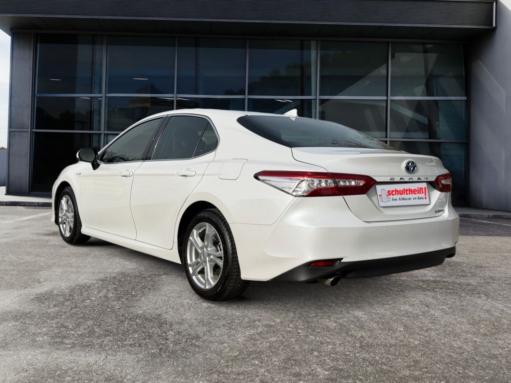 Fahrzeugabbildung Toyota Camry Executive