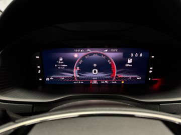 Fahrzeugverkauf 15 Skoda Karoq Sportline 1.5 AHK*Pano*19 Zoll*Matrix