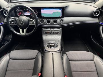 Mercedes E 200 - 5