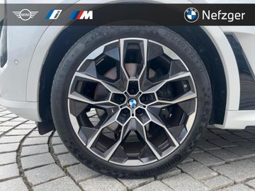 BMW X7 - 12