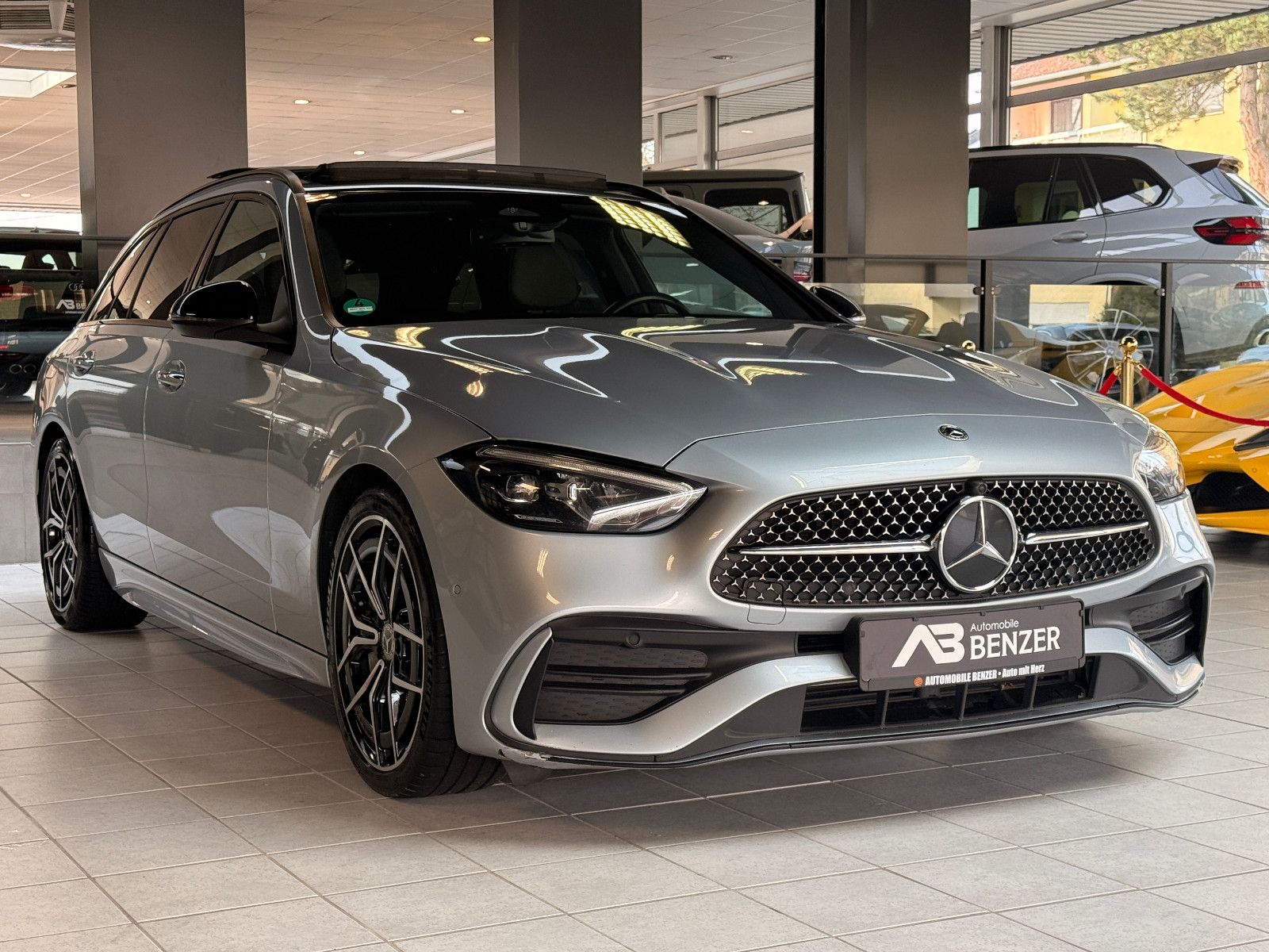 Fahrzeugabbildung Mercedes-Benz C 300TD/AMG/PANO/AMBIENTE/KAMERA/LED/MASSAGE