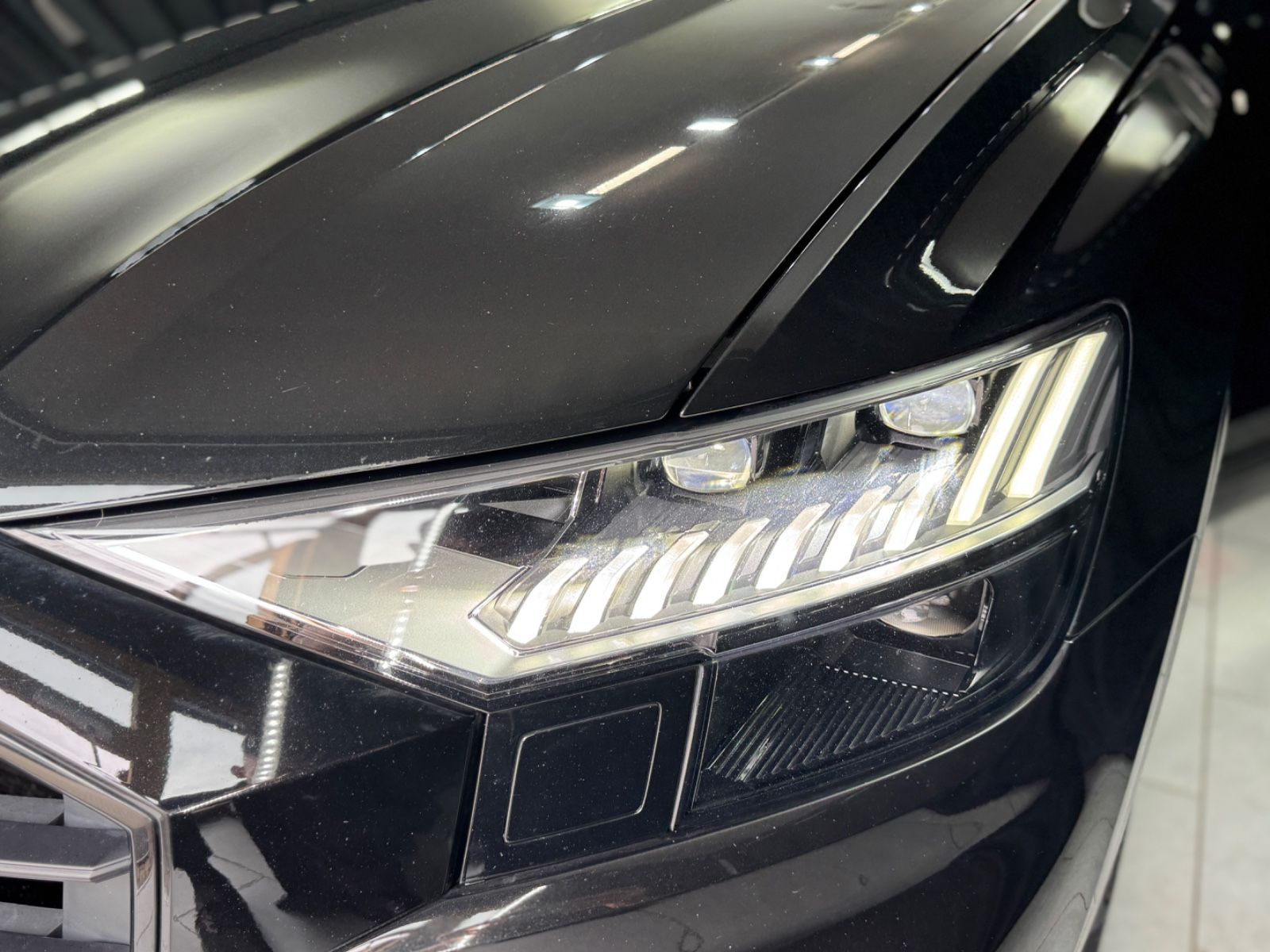 Fahrzeugabbildung Audi Q8 55 TFSI e quattro|B/O|EXCLUSIVE|RS-SITZE|VOLL