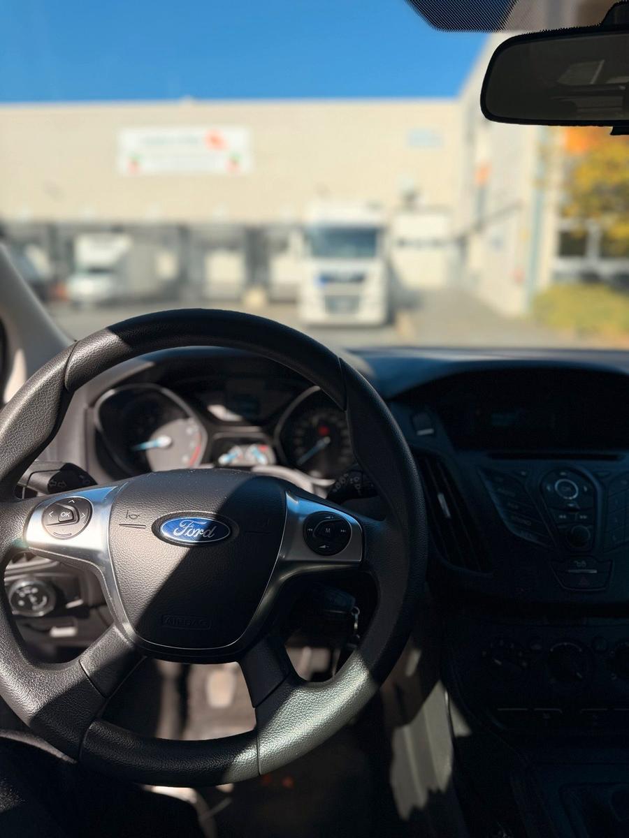 Ford Focus 2014 — photo 9
