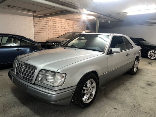 Mercedes-Benz E 200*Coupe*Automatik*Schibedach*Tüv neu*