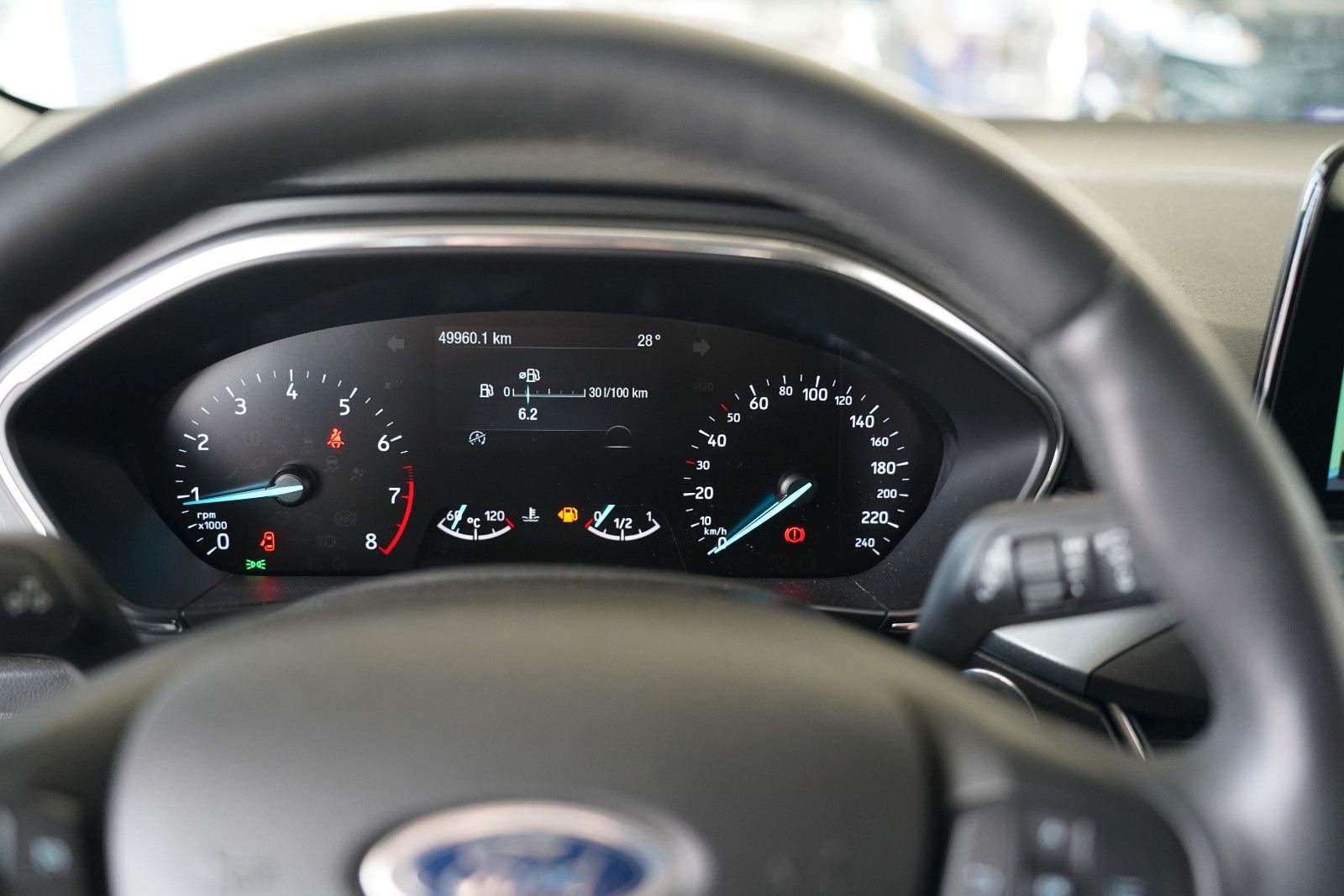 Fahrzeugabbildung Ford Focus Active*Winter P.*AHK schwenkb.*KEYFREE*NAV