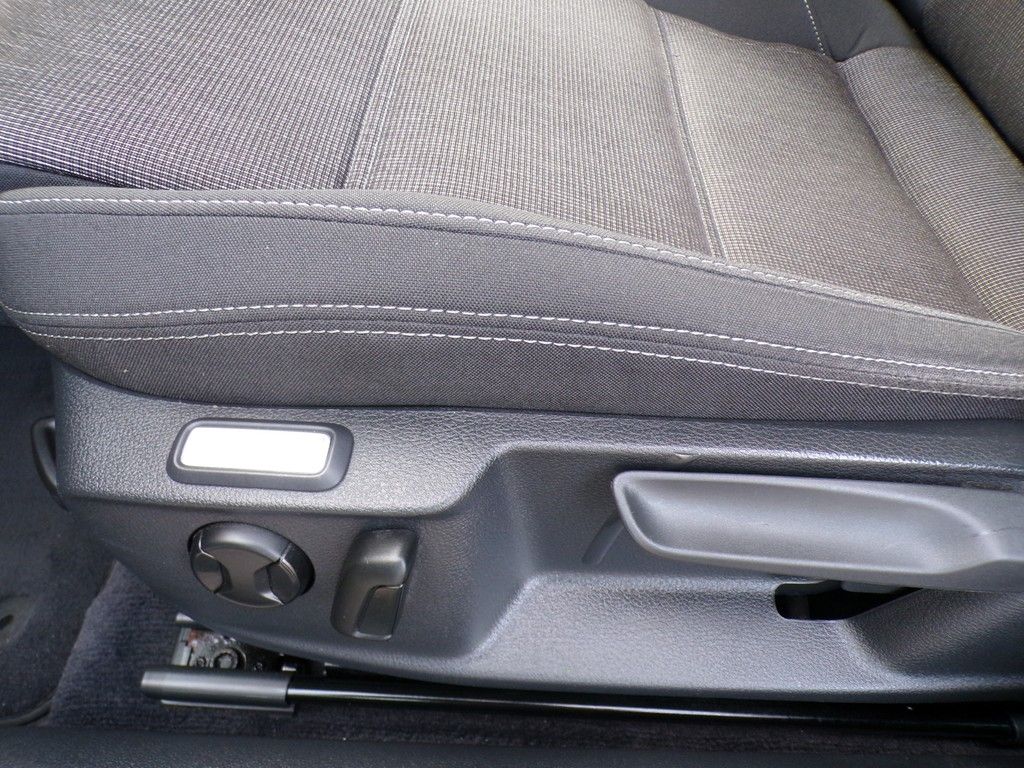 Fahrzeugabbildung Volkswagen Passat Variant  1.4 TSI Comfortline *R-Line Spor