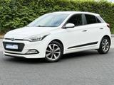 Hyundai i20 Style Kamera-PDC-SHZ-Spur-KeyGo-2.Hand-LED- - gebrauchte Hyundai i20 aus dem Jahr 2015