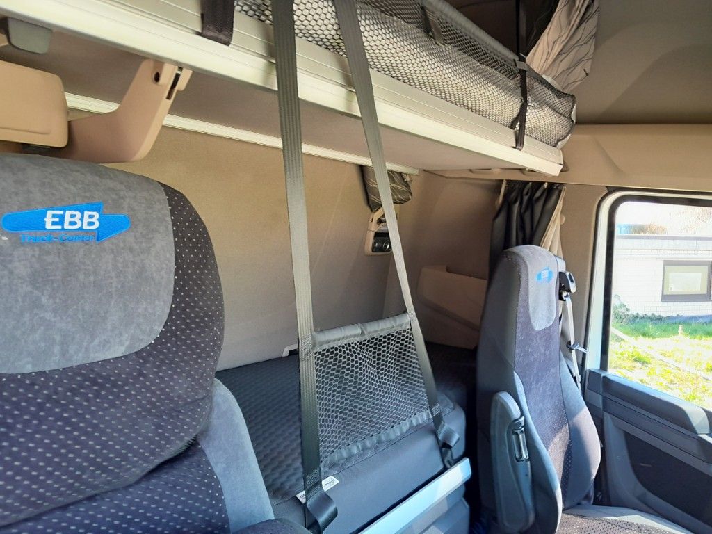 Fahrzeugabbildung DAF FT XF 530 NGD, PXP 4x4