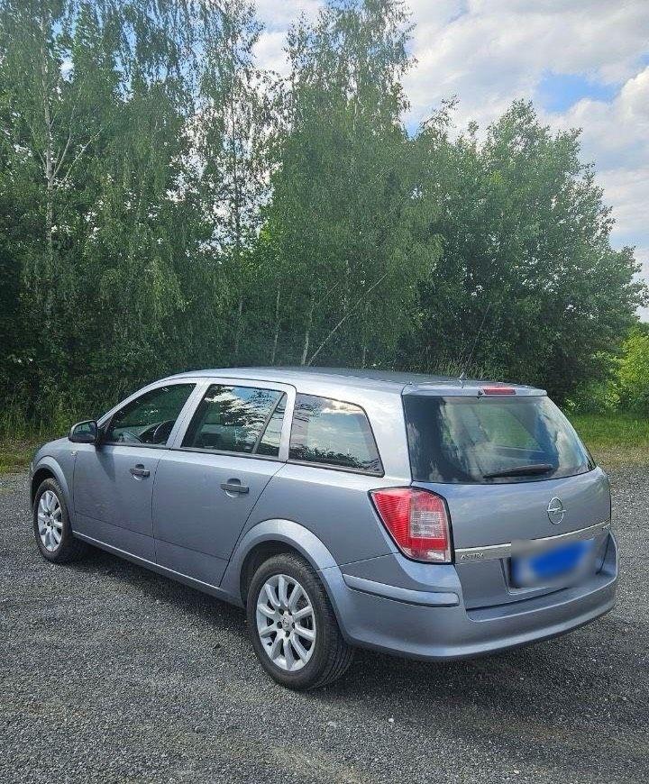Opel Astra 2010 — engine 101 HP (74kW)