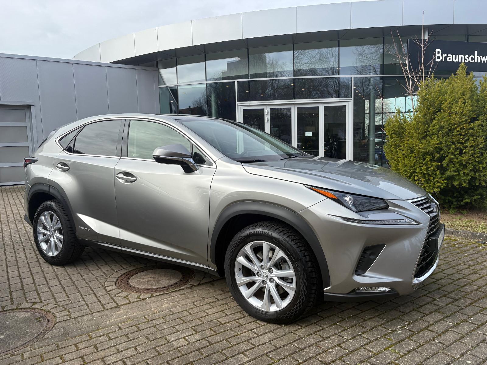 Lexus NX 300h E-Four Exec. STANDH, AHK, P-Navi, Panora