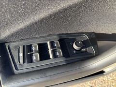 VW T-Roc Limited 1.5DSG AHK LED ACC  8Fach