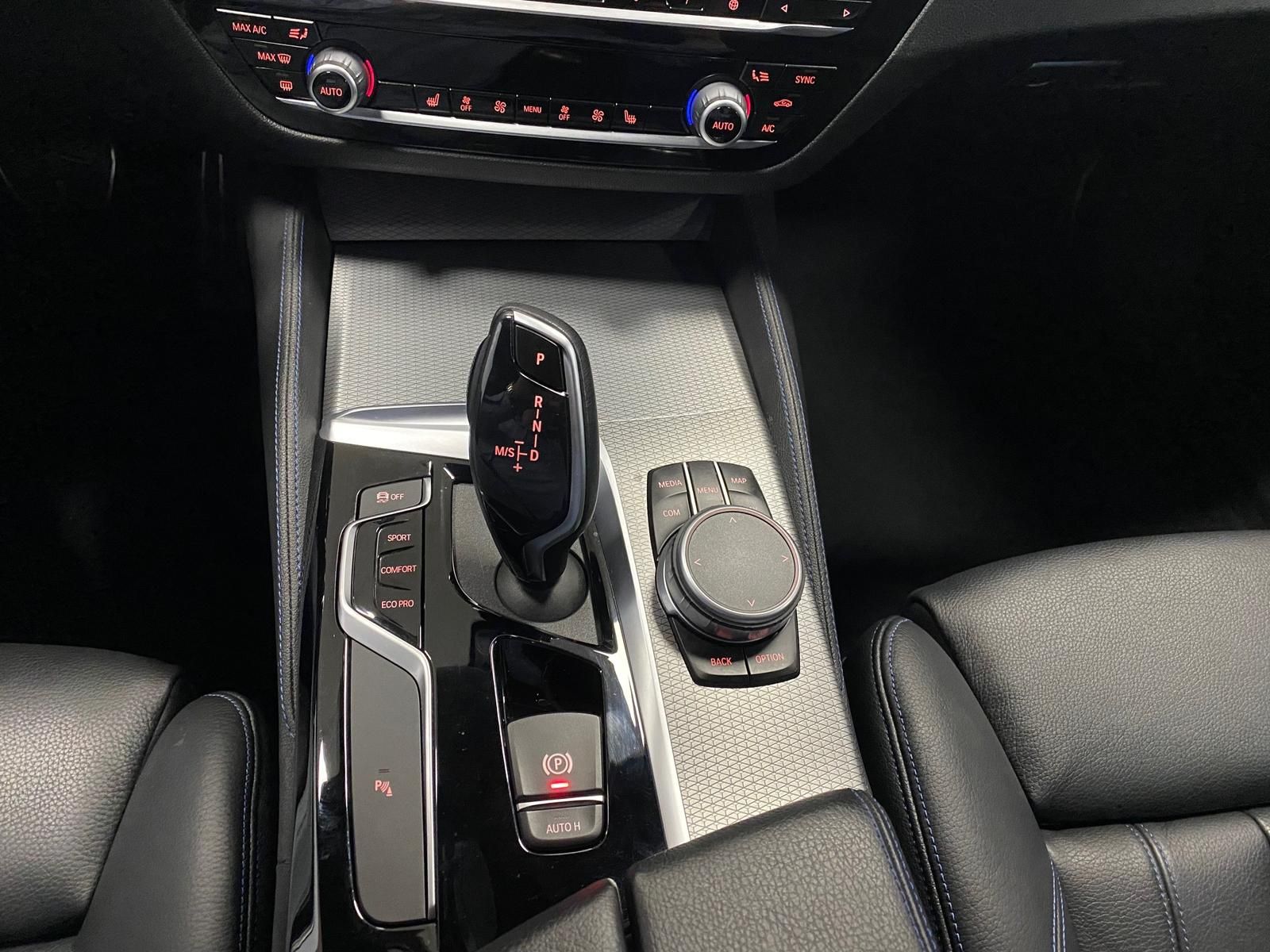 Fahrzeugabbildung BMW 530 3.0 24V 530 d xDrive M-Paket+Sport+LEDER+PDC