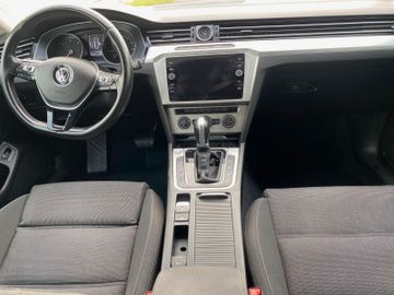 Volkswagen Passat - 12