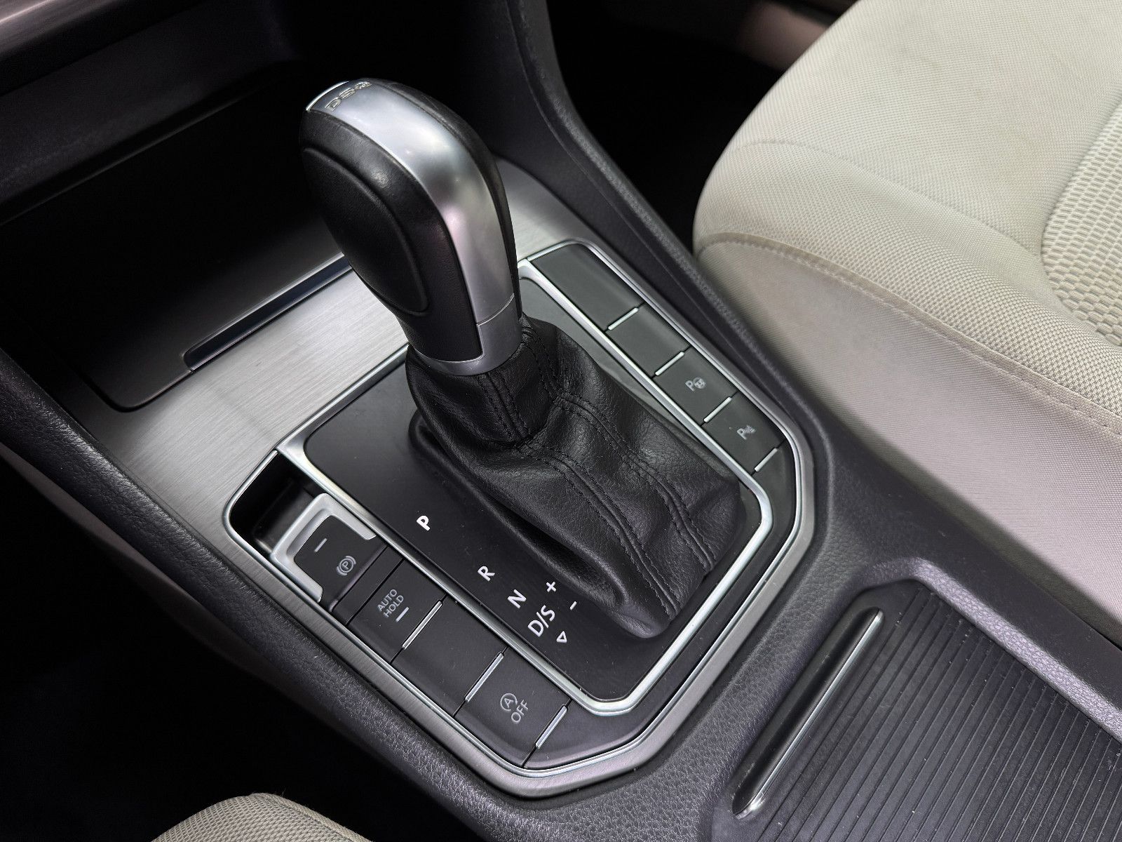 Fahrzeugabbildung Volkswagen Golf Sportsvan VII Comfortline|PDC|AUTOMATIK|NAV